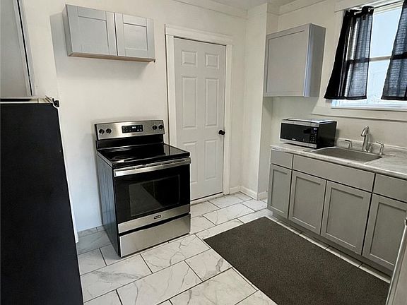 4th image of 907 Harmony Ave