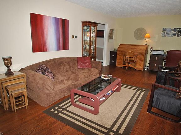 3rd image of 1518 Rowles Dr