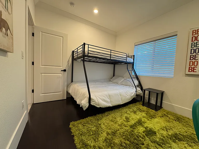 1060 Beacon St — Photo 32
