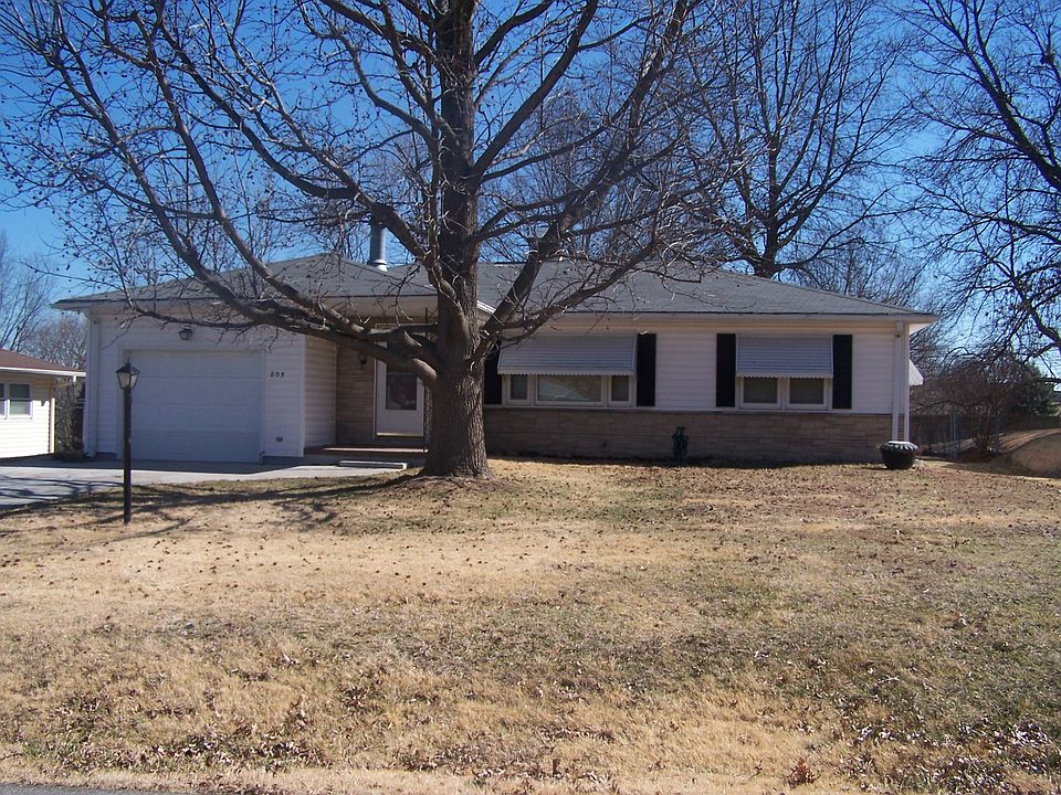 1st image of 805 S 39th St