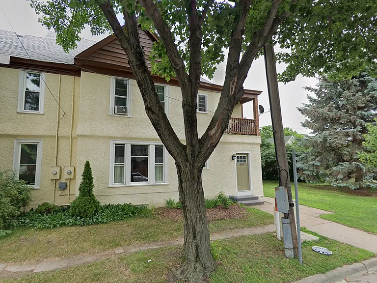 690 Lowry Ave NE #1 — Photo 3