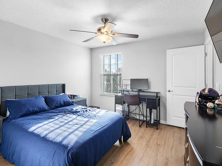 5648 NW Lorna Ct — Photo 45