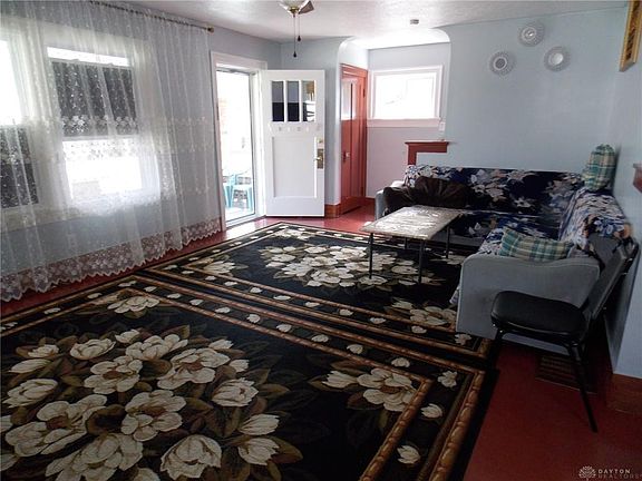 4th image of 543 Heiss Ave