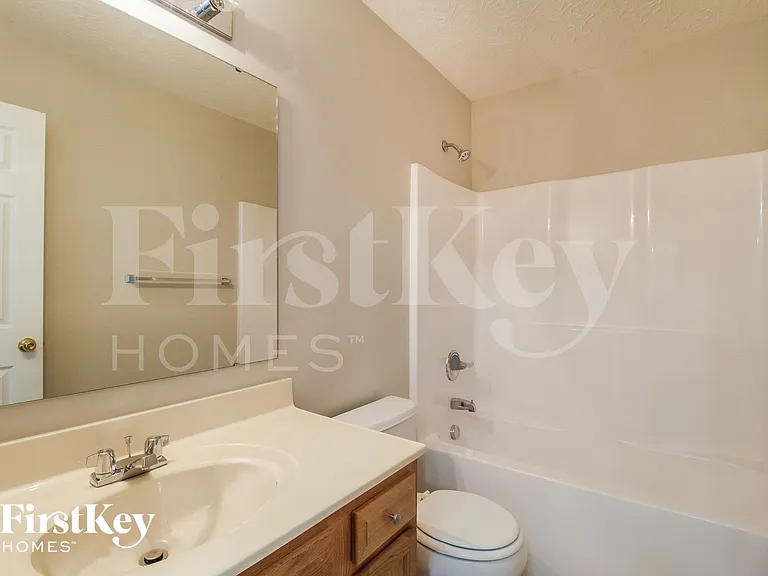 60 Charmalee Dr — Photo 13