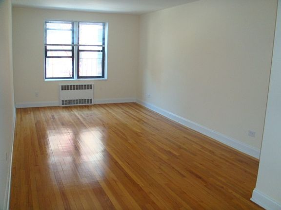 4th image of 8310 118th St APT 2K