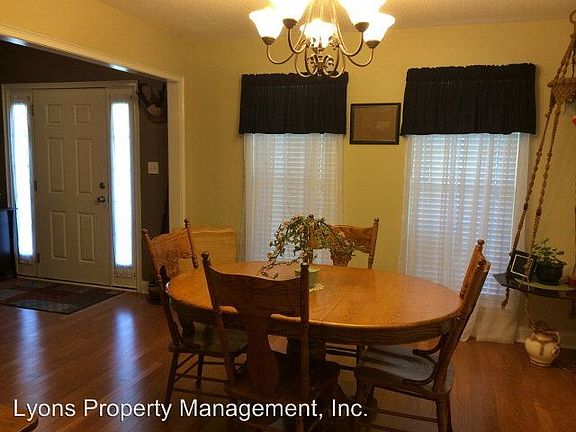 5th image of 3916 Conway Cir