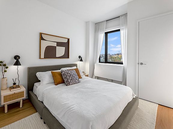 3rd image of 170 W 225th St #409