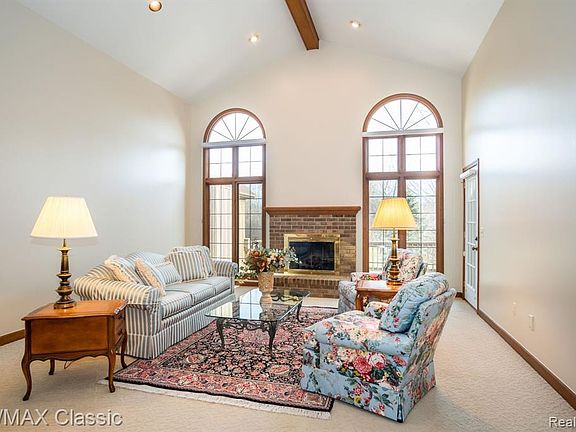 5th image of 13588 Eaton Dr