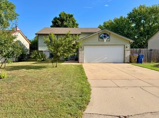 336 W Tomahawk St, Kechi, KS 67067