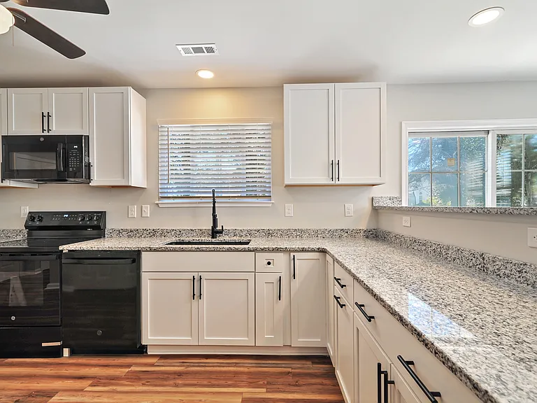 91 Traybern Blvd — Photo 10