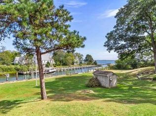 1705 Arshamomaque Ave, Southold, NY 11971