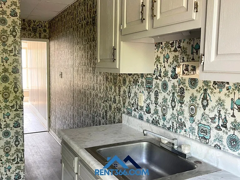 929 Center St #3 — Photo 10