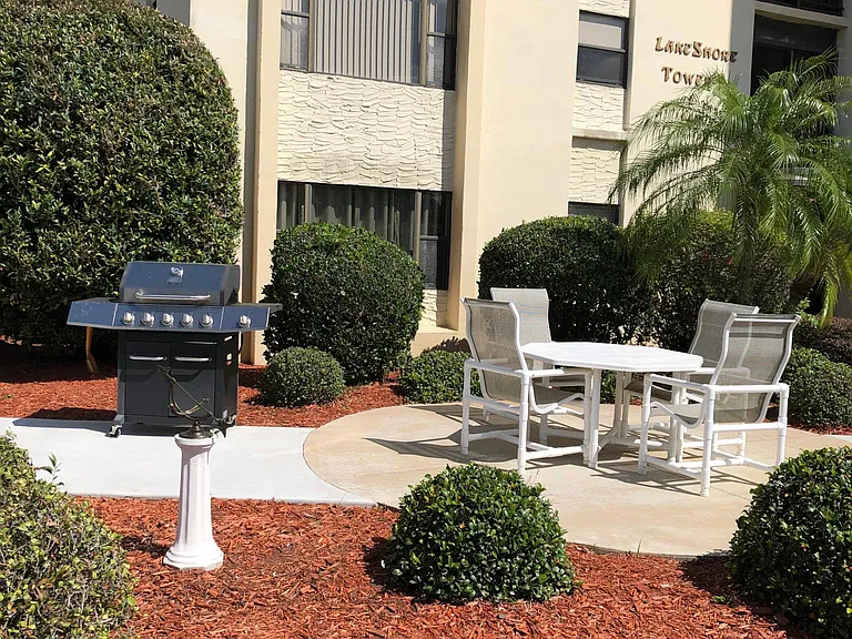 community grill - propane provided by the condo association