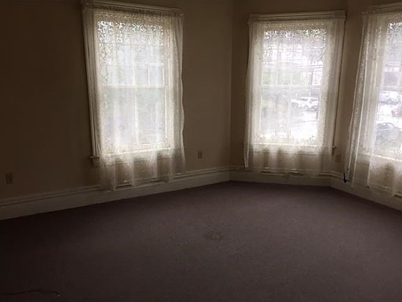 4th image of 406 E Maiden St