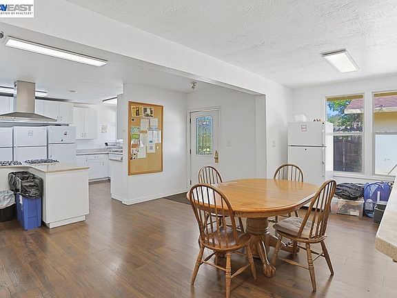 2nd image of 179 Los Ranchitos Rd