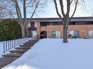 4155 W Rivers Edge Cir UNIT 16, Brown Deer, WI 53209