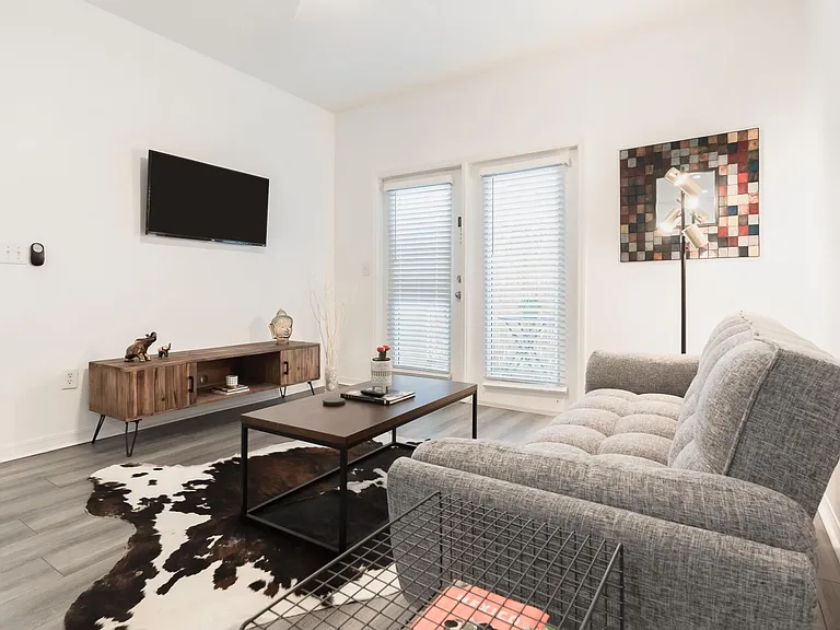 1810 E Palm Ave #5117 — Photo 1