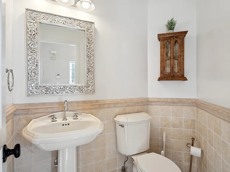 39 Hollow Ln — Photo 18