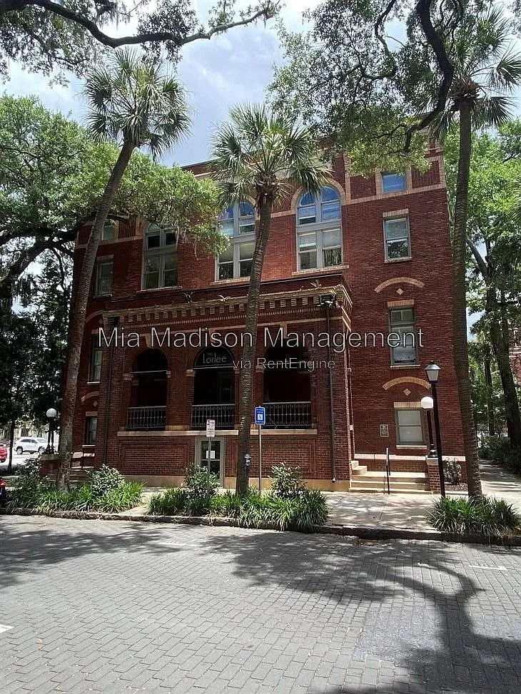 1 bed, 2.0 bath, $1,200 — Photo 1