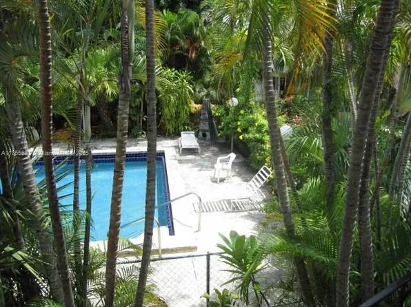 645 NE 77th St APT 6, Miami, FL 33138