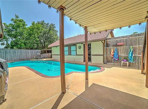 5th image of 1904 Robin Meadow Dr