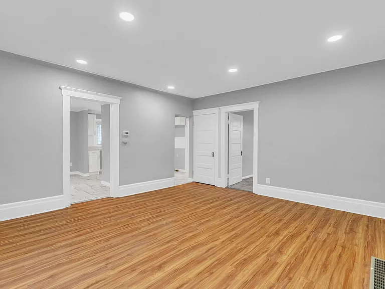 3606 Cadieux Rd — Photo 6