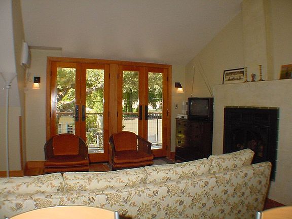 2nd Residence Liv Rm