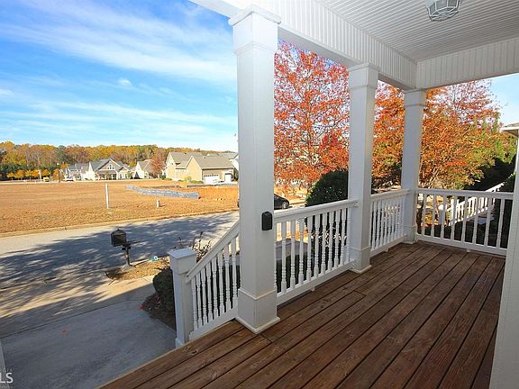 3rd image of 150 Concord Ct