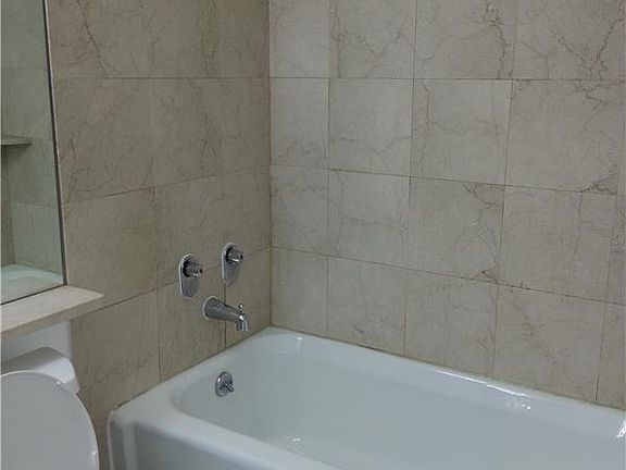 4th image of 311 Greenwich St APT 4A
