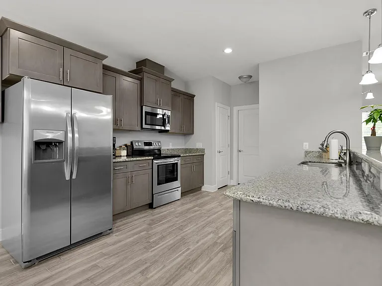 615 Lakeview St — Photo 15
