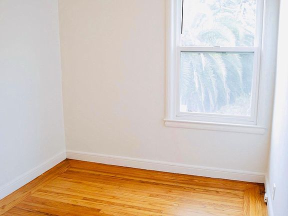 4th image of 3228 Lawton St #1