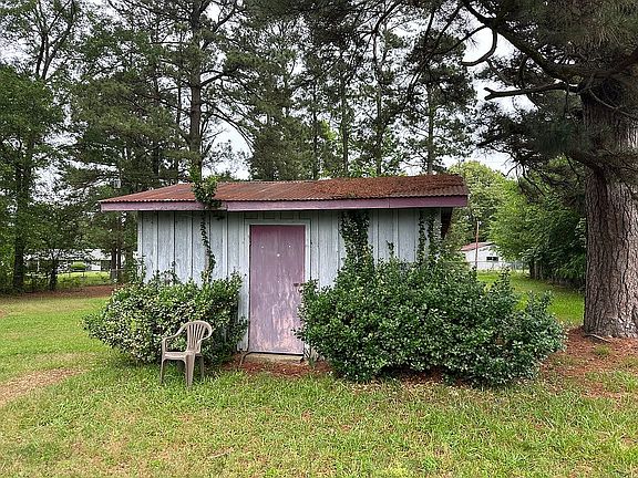5th image of 215 Fagan Ln