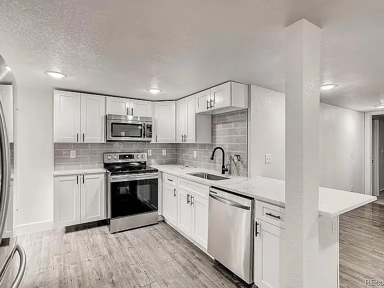 3834 Navajo St — Photo 2