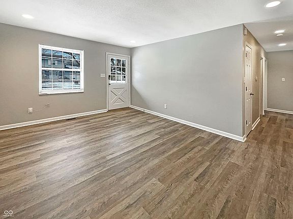 2nd image of 10238 Bayton Ct