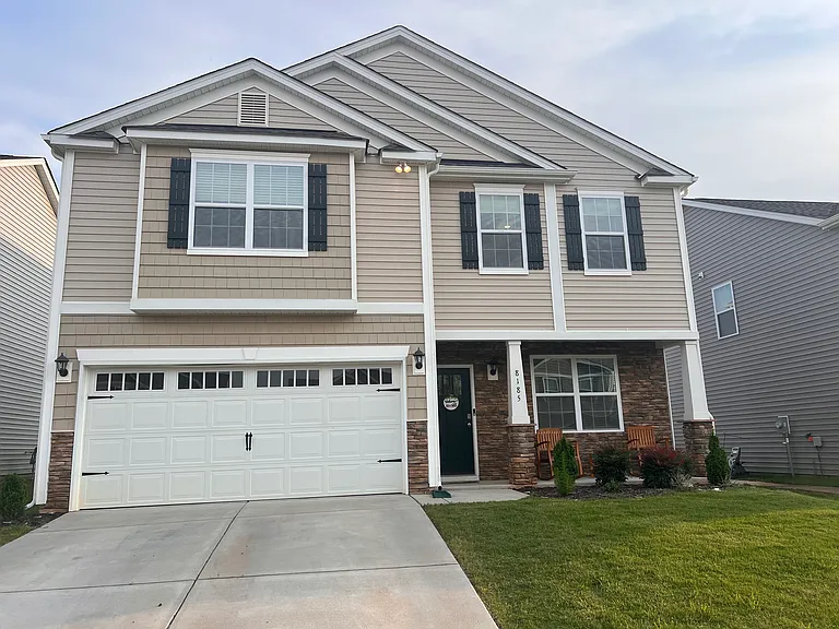 8185 Kennesaw Dr — Photo 2