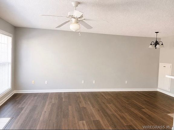 4th image of 111 N Spring View Dr