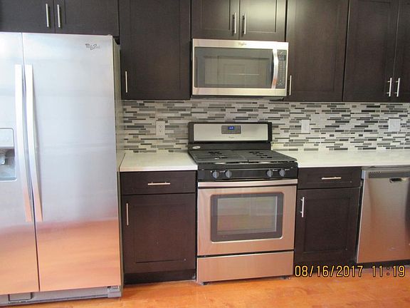 2nd image of 530 Pine St #3-4