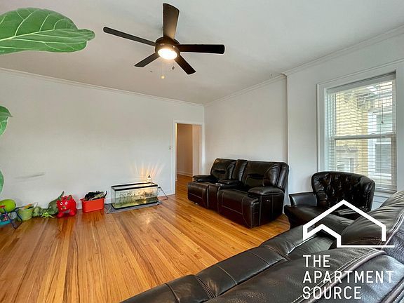 4th image of 3540 N Lowell Ave #2S