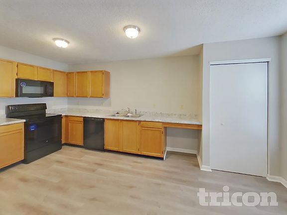 4th image of 121 Winterwood Dr