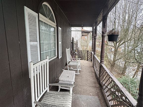4th image of 839 Larimer Ave