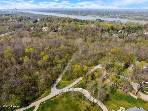 5001 Glengregor Rd, Louisville, KY 40222