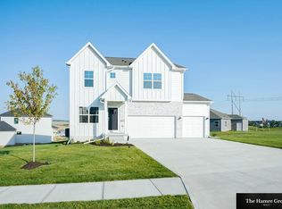 8811 S 65th St, Papillion, NE 68157