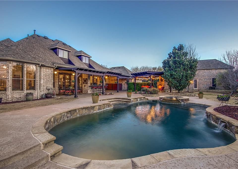 1st image of 1561 Blue Forest Dr