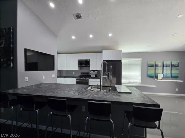 2005 Madagascar Ln, Las Vegas, NV 89117