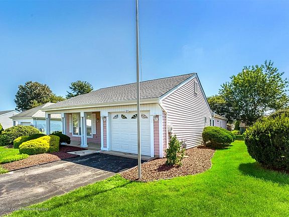 3rd image of 23 Woodstock Lane