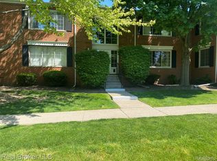 754 E Fox Hills Dr, Bloomfield Hills, MI 48304