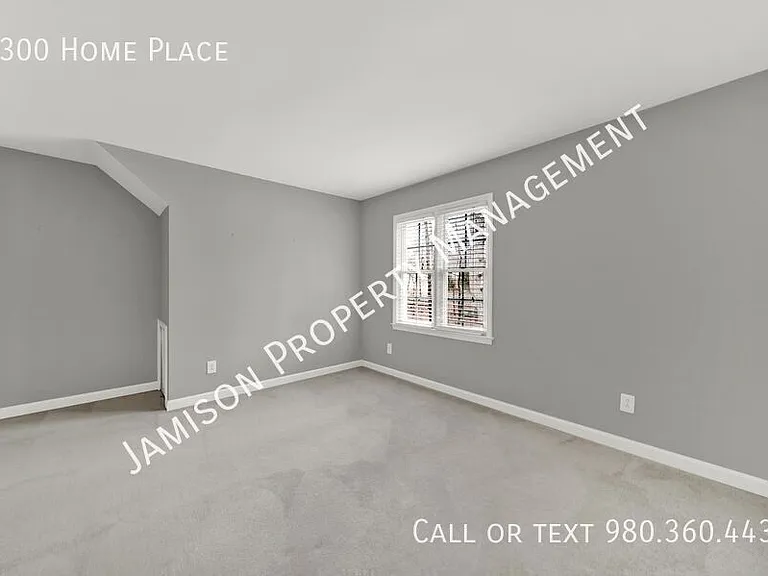 1300 Home Pl — Photo 20