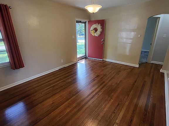 Front room/dining room