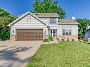 1905 Manchester Xing, Waunakee, WI 53597