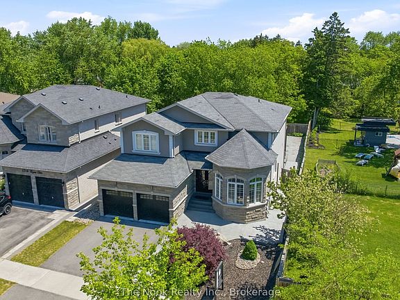 3rd image of 21 Saint Magnus Dr